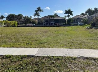 91 Lamplighter Dr, Marco Island, FL 34145