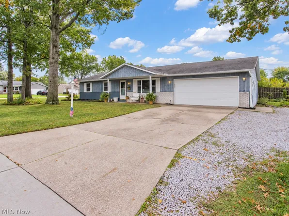 621 Cobblestone Dr, Amherst, OH 44001