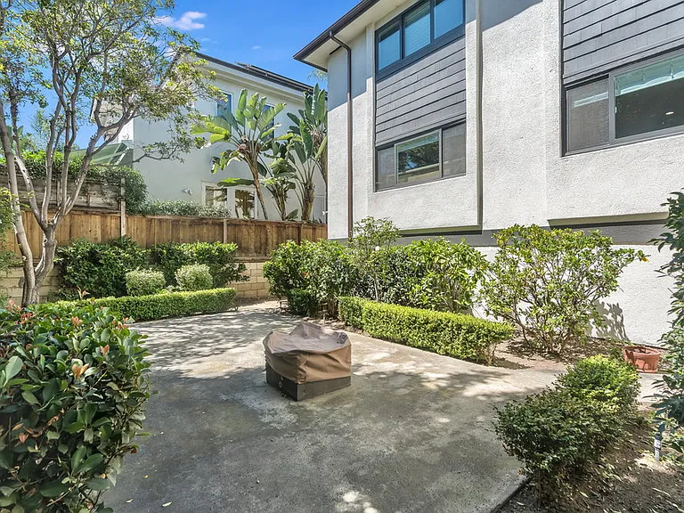 1522 Ynez Pl — Photo 23