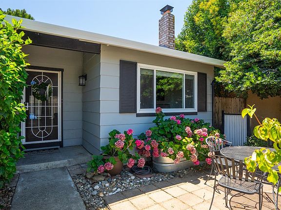 4th image of 713 Dogwood Circle