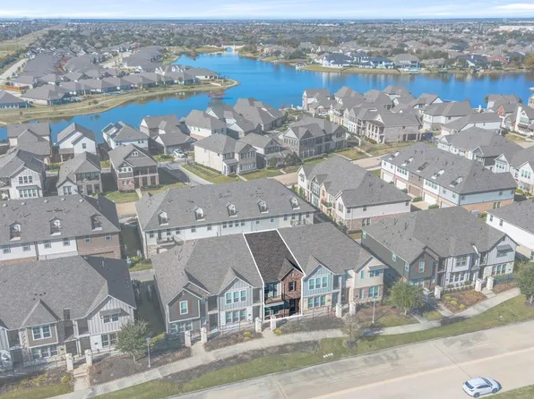 9443 Towne Lake Pkwy, Cypress, TX 77433