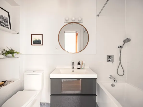 887 Lincoln Place image 10 of 12