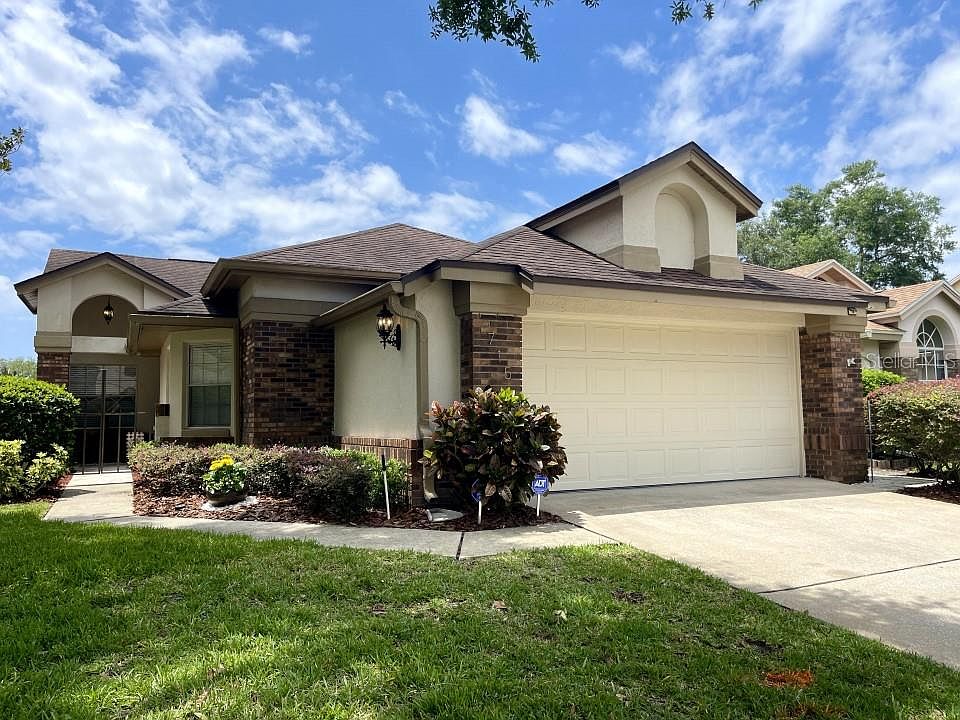 1st image of 715 Barrington Cir