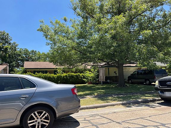 3rd image of 702 Twilight Dr