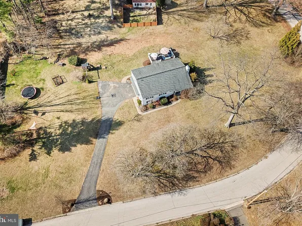 23 Clayton Park Dr, Glen Mills, PA 19342