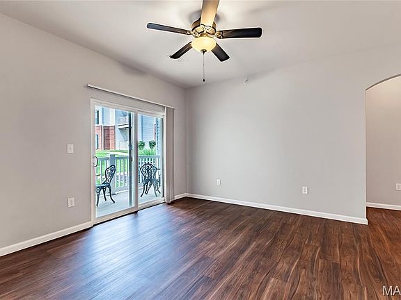 3rd image of 25 Kassebaum Ln APT 103