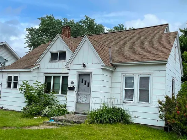1226 Marinette Ave, Marinette, WI 54143