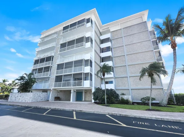 60 Pelican St W #407, Naples, FL 34113