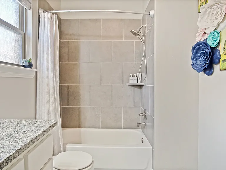 10004 Glover River Dr — Photo 36