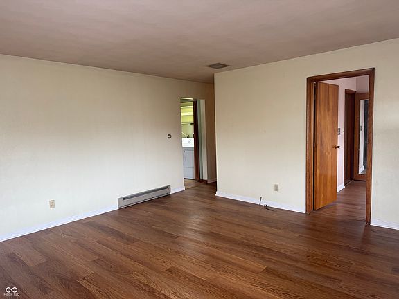 5th image of 205 E 4th St