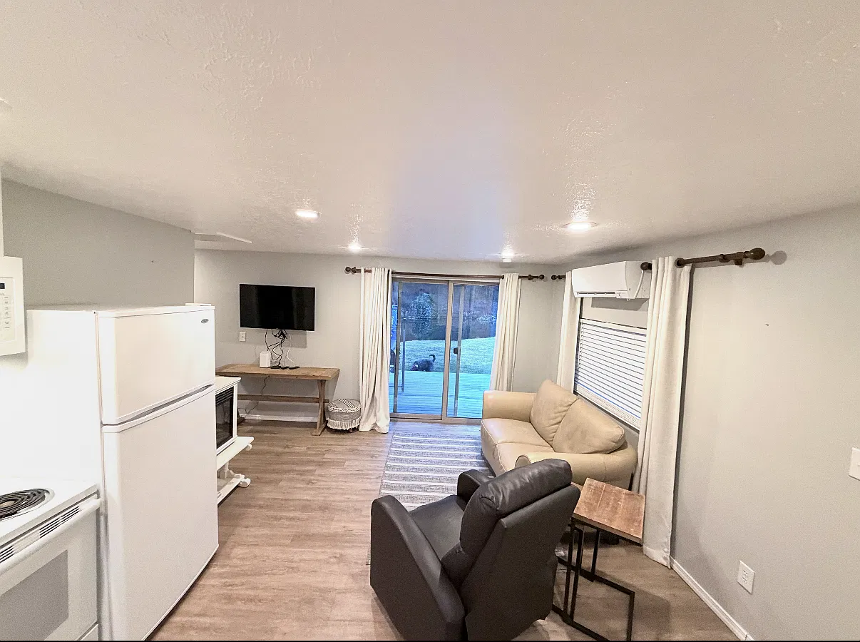 1 bed, 800 sqft, $1,550 — Photo 3