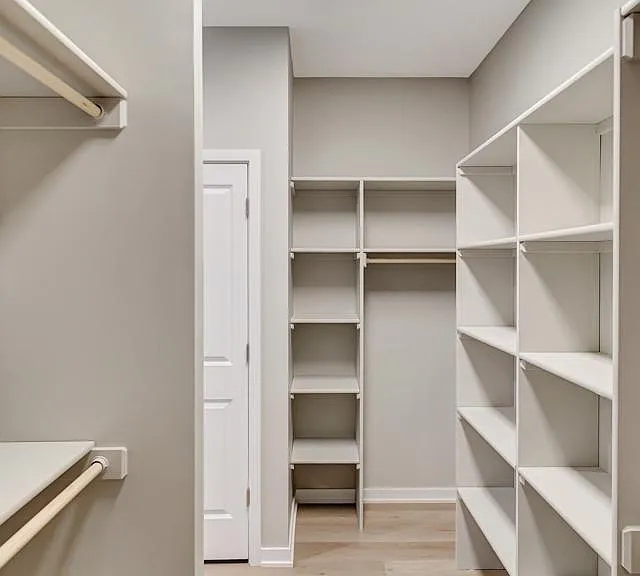 9049 S 42nd St — Photo 16