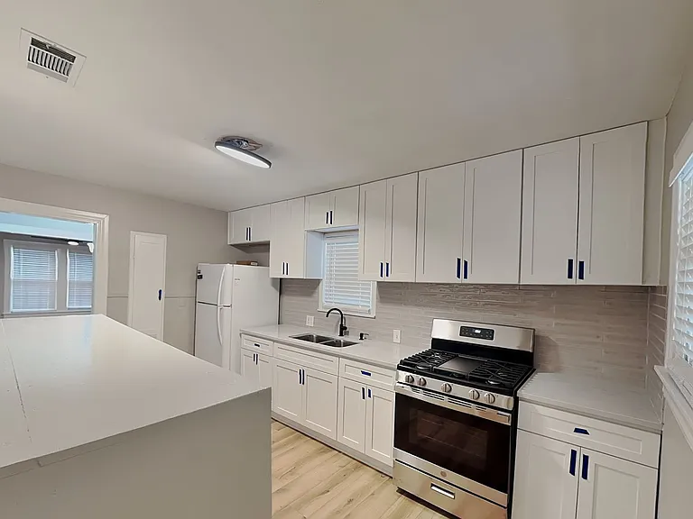 3113 Clary Ave — Photo 7