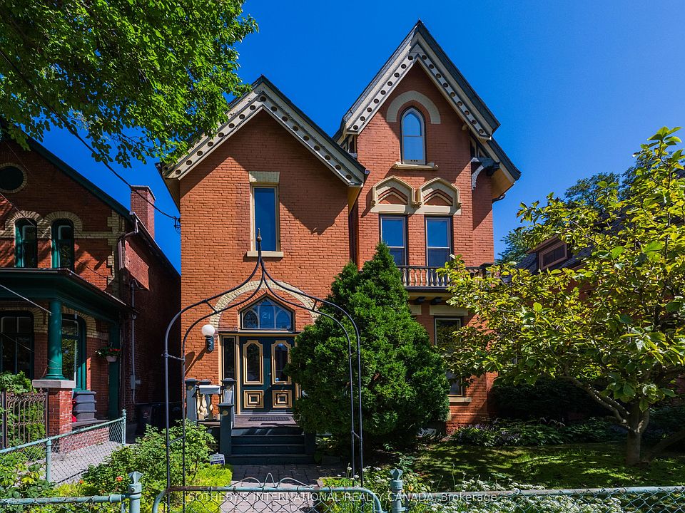 1st image of 21 Rose Ave