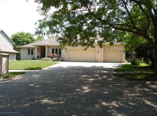 5552 Silverleaf Ct, Haslett, MI 48840