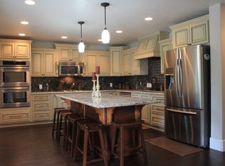 734 Jasmine Ave, Clovis, CA 93611