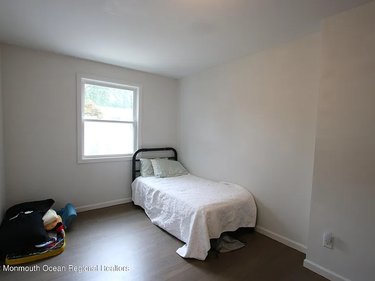 142 Delaware Ave — Photo 7