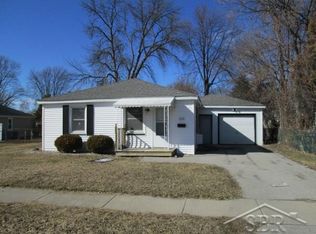 552 Meadowlawn St, Saginaw, MI 48604
