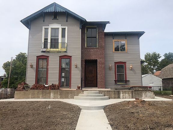 Front of the house 