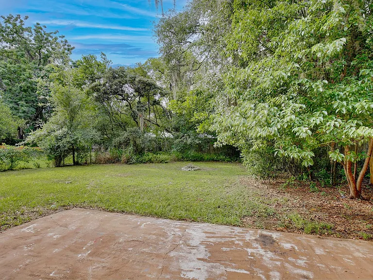 365 E Marvin Ave — Photo 15