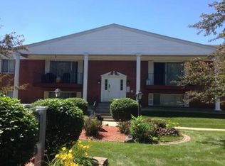 2739 W 61st Pl APT 3C, Merrillville, IN 46410