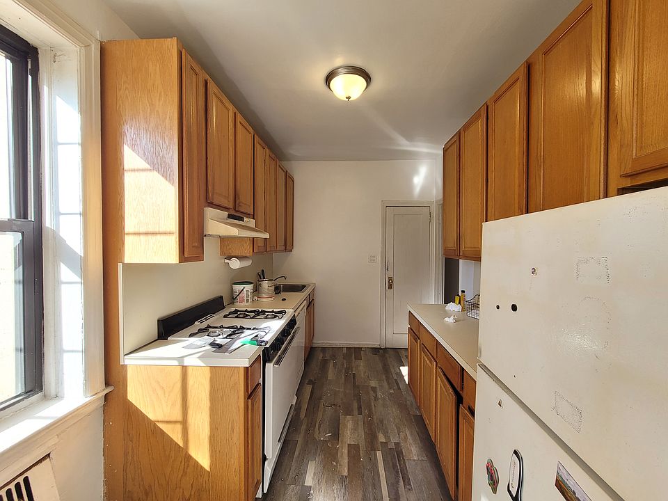 1st image of 214-32 43rd Ave #120