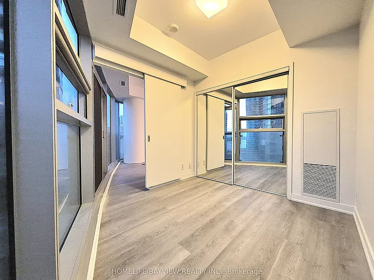 14 York St #1305 — Photo 14