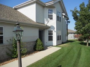 579 Kelvington Dr APT 3, Sun Prairie, WI 53590