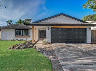 17114 Barcelona Dr, Friendswood, TX 77546