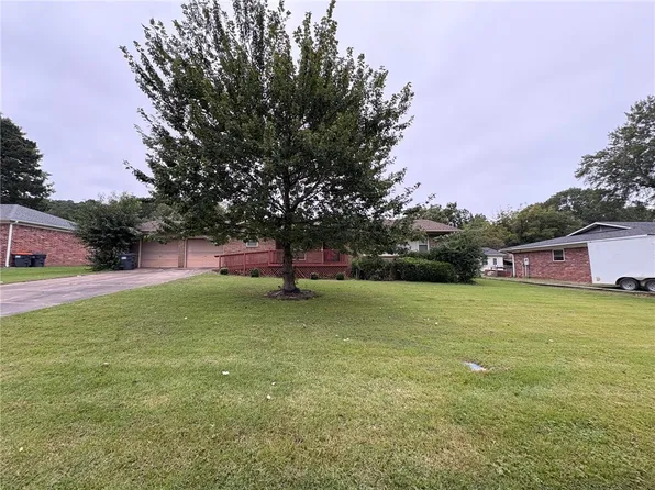 308 Tanglewood Dr, Russellville, AR 72801