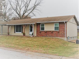 74 Country Hill Rd, Saint Peters, MO 63376