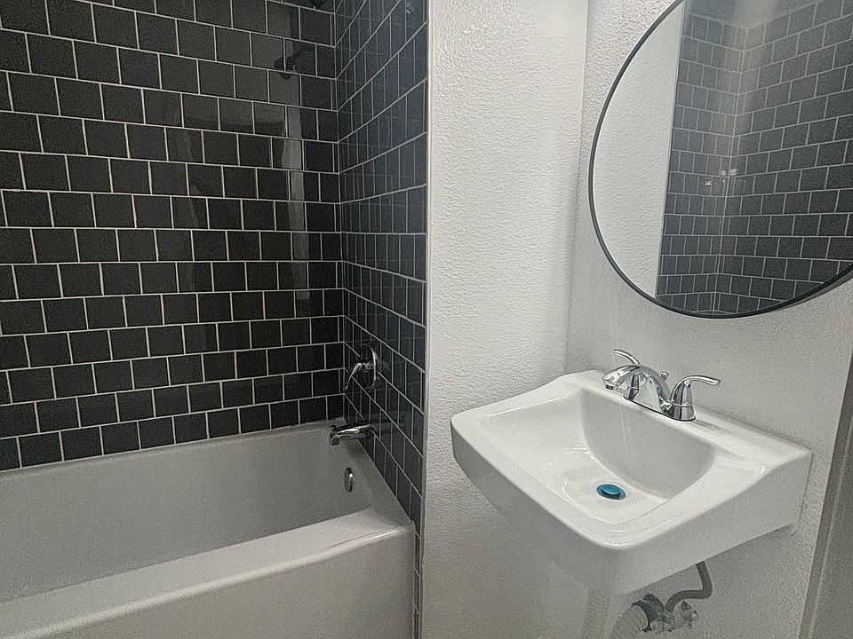 1st image of 2389 Empress St #B