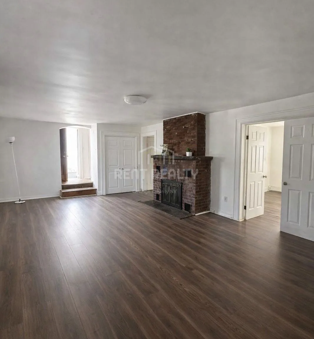 4 bed, 1896 sqft, $3,050 — Photo 3