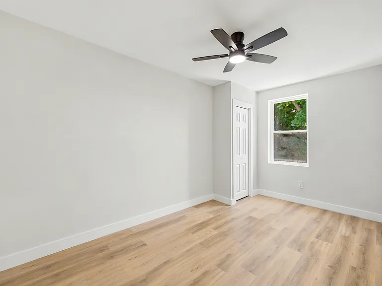 474 E Penn St #1 — Photo 5