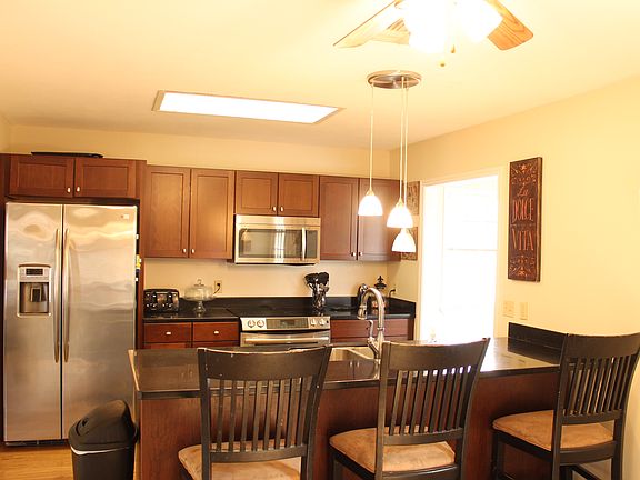 3rd image of 167 Summerwood Dr