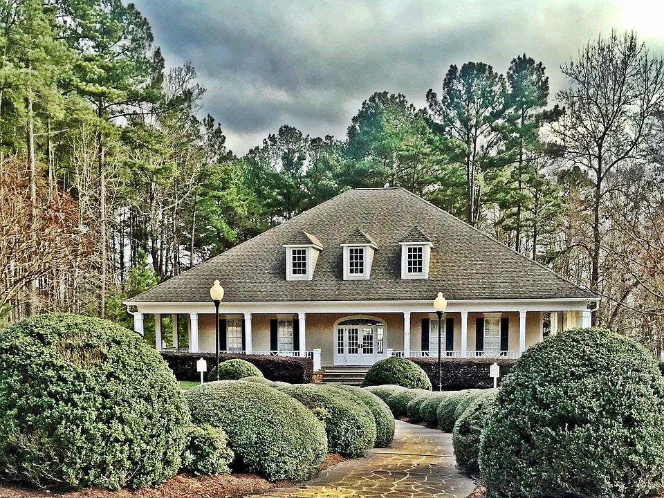 1st image of 264 Badin View Dr.