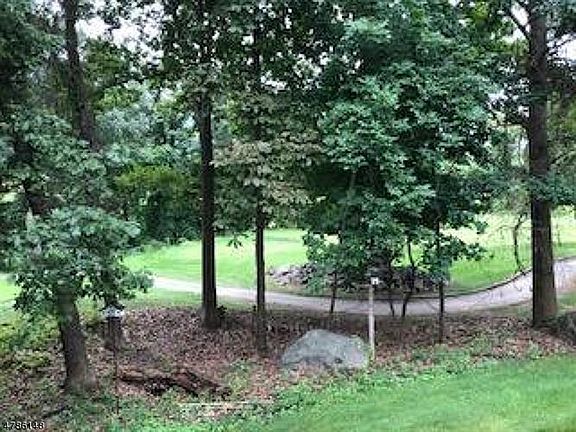 3rd image of 17 Aspen Ct