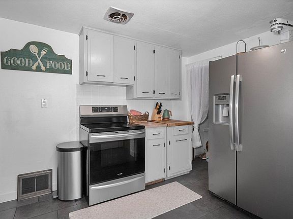3rd image of 2307 W Rowan Ave