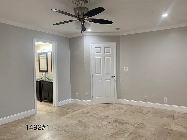 1492 Holly Heights Dr — Photo 15