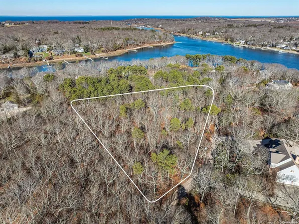 600 Point Pleasant Road, Mattituck, NY 11952