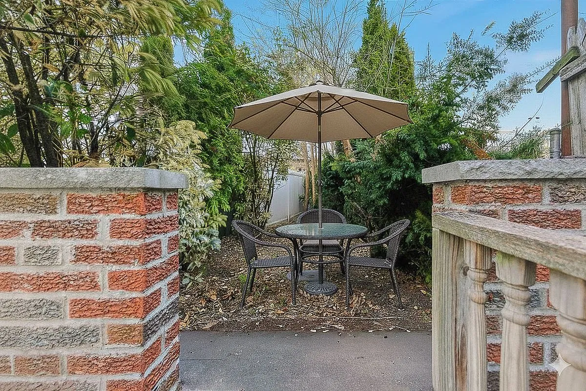210 Hamilton St — Photo 2