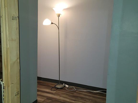 5th image of 705 E 13 1/2 St