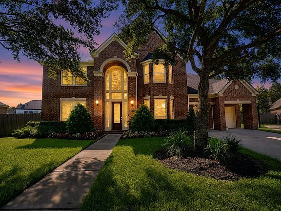 2nd image of 4711 Kings Landing Ln