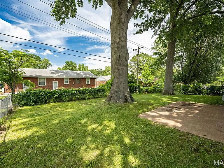 1225 Newark Dr — Photo 15
