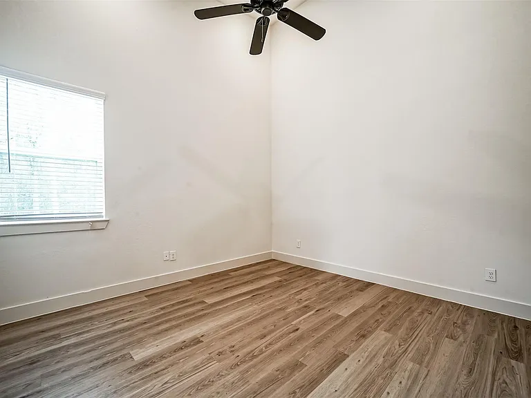 2523 Appian Way #B — Photo 27