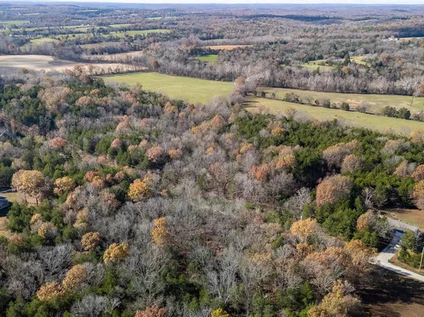 448 Woodsorrel Dr, Hillsboro, MO 63050
