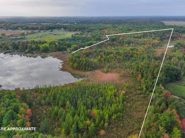 E2337 Faldet Ln, Iola, WI 54945