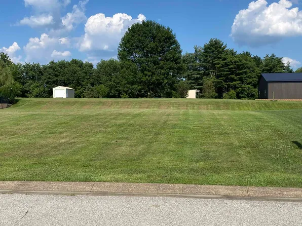 8007 Pelican Pointe Dr, Evansville, IN 47725