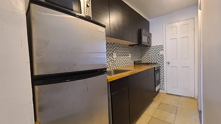 Rented by Matthew Gros-Werter, LREB  | media 7