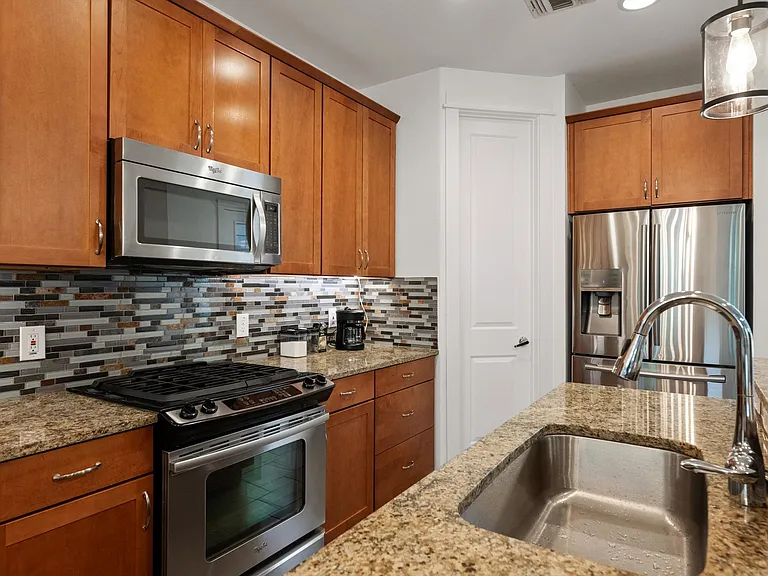 2208 Schriber St #B — Photo 9
